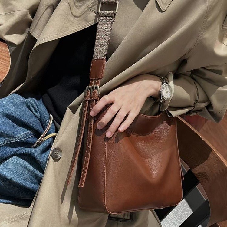 Women's Large-capacity Leather Shoulder Messenger Bag