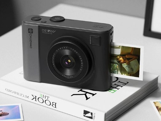 Cute Mini Film Camera That Instantly Produces Color Photos